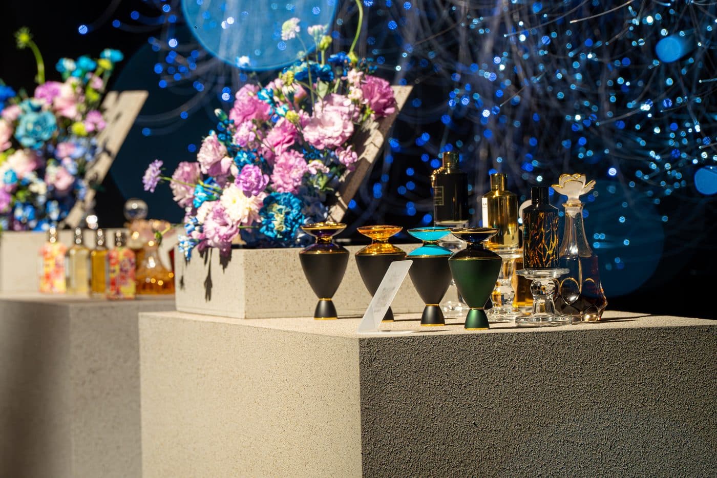 Perfume display under a starlight installation
